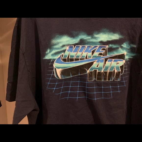 NIKE AIR TEE GOOD CONDITION - Picture 2 of 4